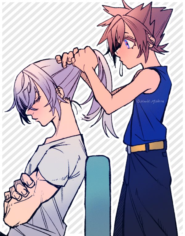 2boys belt black_pants blue_eyes blue_shirt brown_hair chair chinese_commentary chiwaki_nikuodoru closed_eyes commentary expressionless from_side grey_background grey_hair hair_tie hair_tie_in_mouth holding_another's_hair kingdom_hearts kingdom_hearts_ii long_hair looking_at_another looking_down male_focus mouth_hold multiple_boys muscular muscular_male outline pants riku_(kingdom_hearts) shirt short_hair sitting sleeveless sleeveless_shirt sora_(kingdom_hearts) spiky_hair t-shirt twitter_username tying_another's_hair upper_body v-neck white_outline white_shirt yellow_belt