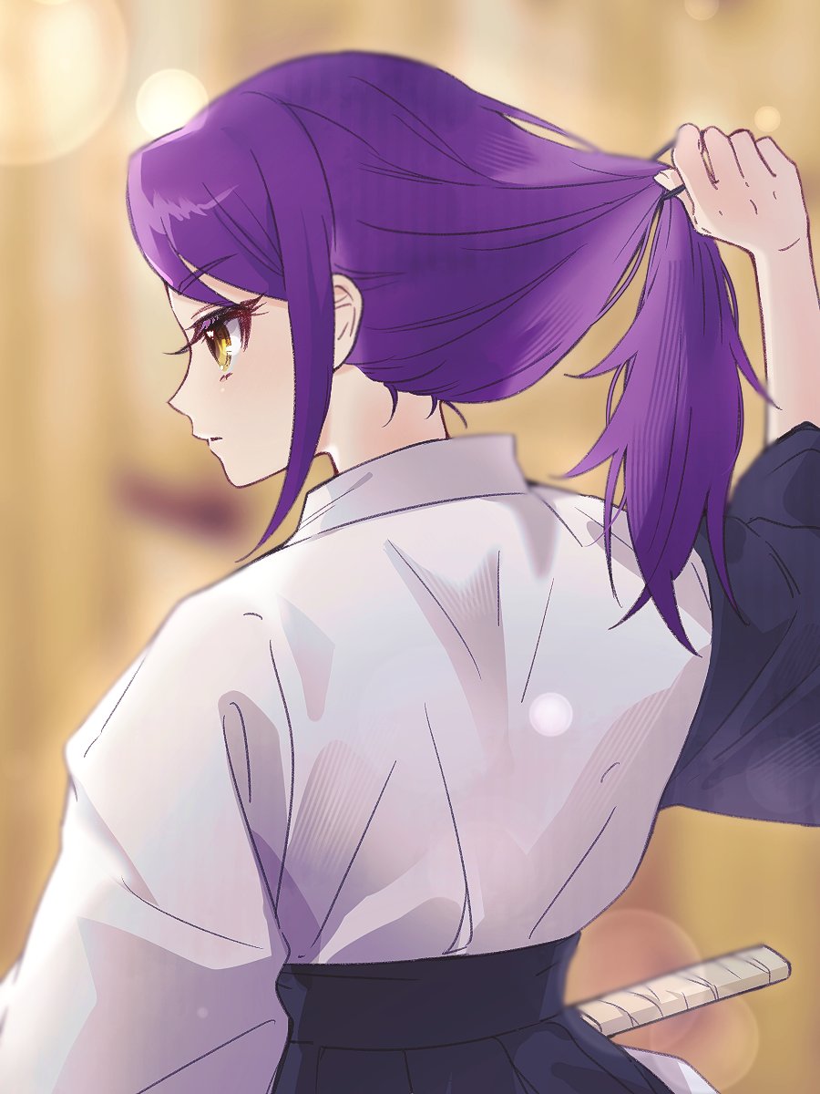 1girl adjusting_hair arm_up blurry blurry_background commentary_request from_behind hair_tie hakama hakama_skirt highres holding_hair_tie japanese_clothes jjuu0105 kimono korean_commentary long_hair long_sleeves looking_ahead parted_lips pretty_series pripara profile purple_hair skirt solo toudou_shion tying_hair upper_body white_kimono yellow_background yellow_eyes