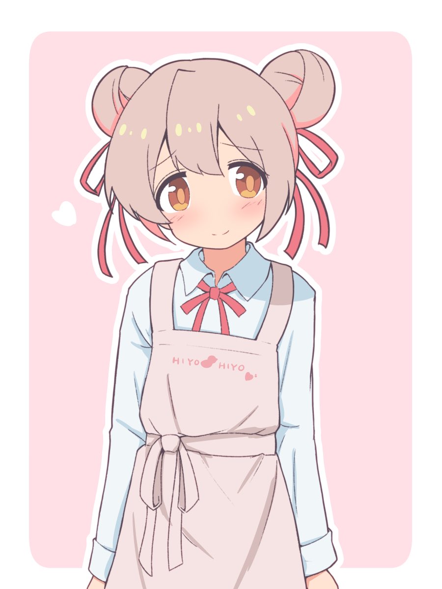 1girl apron blush border brown_eyes clothes_writing commentary double_bun hair_between_eyes hair_bun hair_ribbon heart highres long_sleeves looking_at_viewer neck_ribbon onii-chan_wa_oshimai! outline outside_border oyama_mahiro pink_apron pink_background pink_hair red_ribbon ribbon shirt simple_background smile solo unkimo upper_body white_border white_outline white_shirt wing_collar