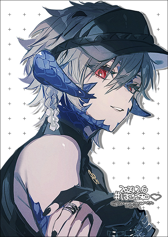 1girl au_ra black_gloves black_hat black_nails blue_horns curled_horns dated dragon_girl dragon_horns final_fantasy final_fantasy_xiv fingerless_gloves from_side gloves grey_hair hair_between_eyes hand_on_own_arm horns jewelry looking_at_viewer memememeto_chi parted_lips portrait red_eyes ring scales short_hair signature simple_background smile solo visor_cap warrior_of_light_(ff14) white_background