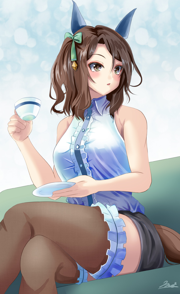 1girl animal_ears bare_arms bare_shoulders black_skirt blush bow breasts brown_eyes brown_hair brown_thighhighs center_frills commentary_request crossed_legs cup feet_out_of_frame frilled_thighhighs frills green_bow hair_between_eyes hair_bow holding holding_cup holding_saucer horse_ears horse_girl horse_tail king_halo_(umamusume) medium_breasts one_side_up parted_bangs parted_lips saucer shirt signature sitting skirt sleeveless sleeveless_shirt solo tail teacup thigh-highs umamusume white_shirt yumibakama_meme