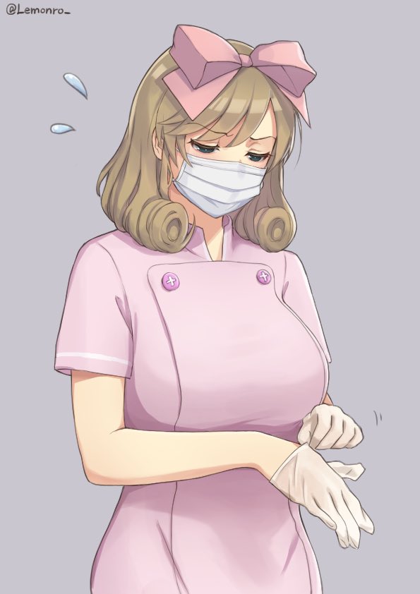 1girl alternate_costume artist_name blush bow breasts buttons covered_mouth curly_hair dress flying_sweatdrops gloves green_eyes grey_background hair_bow haruka_(senran_kagura) large_breasts lemonrou light_brown_hair mask medical_scrubs motion_lines mouth_mask nurse pink_bow pink_dress rubber_gloves senran_kagura senran_kagura_shoujo-tachi_no_shin'ei short_hair short_sleeves simple_background solo surgical_mask swept_bangs twitter_username white_mask