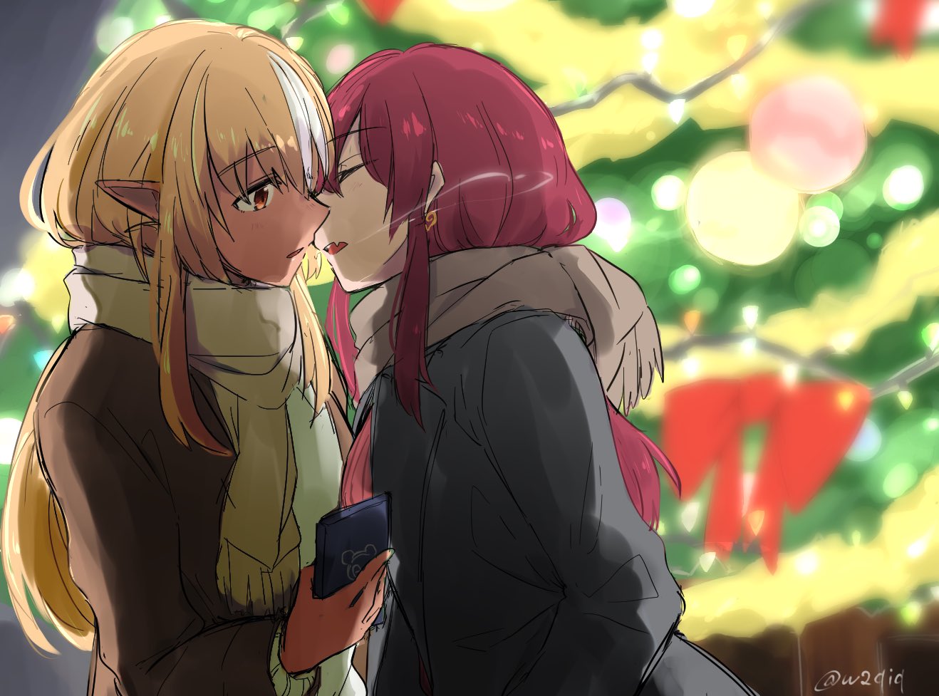 2girls black_coat blonde_hair blurry blurry_background breath brown_coat brown_scarf cellphone christmas christmas_tree closed_eyes coat commentary_request dark-skinned_female dark_skin earrings fang holding holding_phone hololive houshou_marine imminent_kiss jewelry long_hair multicolored_hair multiple_girls outdoors parted_lips phone pointy_ears red_eyes redhead scarf shiranui_flare skin_fang smartphone streaked_hair tsubudashi twitter_username upper_body virtual_youtuber white_hair white_scarf yuri
