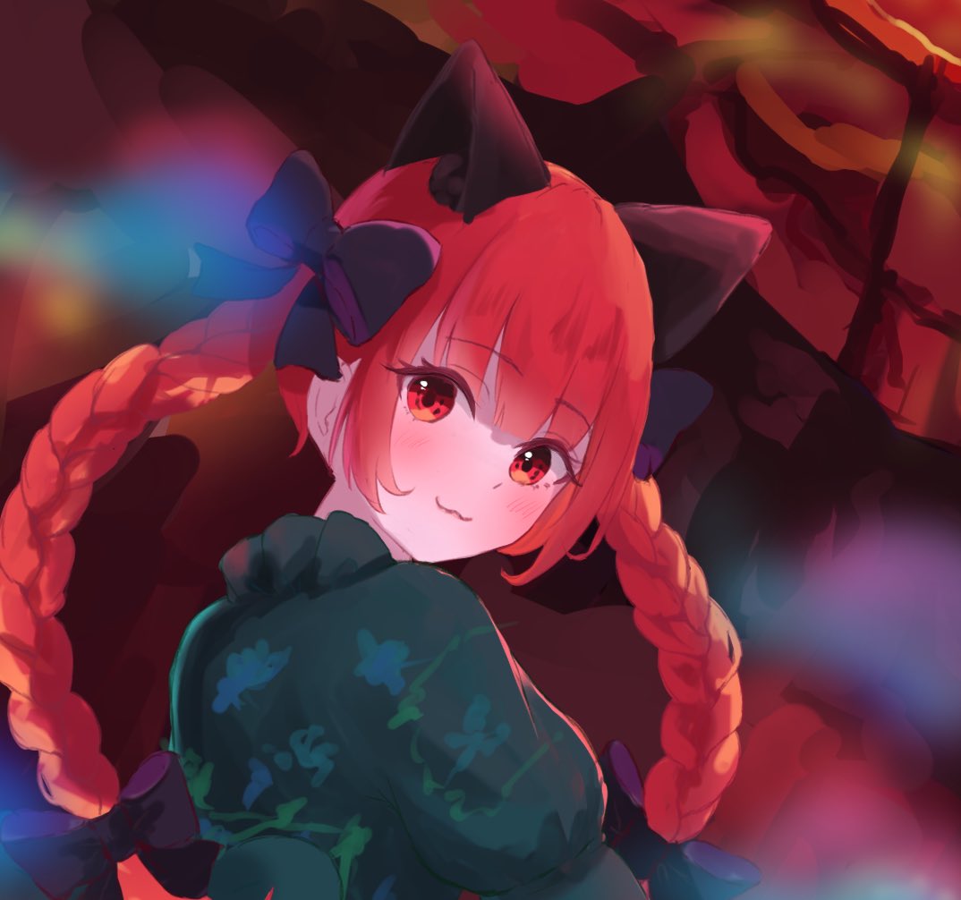 1girl :3 animal_ears black_bow blush bow braid cat_ears closed_mouth commentary_request dress extra_ears green_dress hair_bow kaenbyou_rin long_sleeves looking_at_viewer narutakaya red_eyes redhead short_hair_with_long_locks solo touhou twin_braids