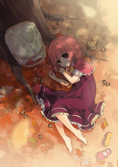 akai_ringo apple bangs barefoot basket blunt_bangs bob_cut bow capelet dress flat_chest food fruit lying on_side ookami-san ookami-san_to_shichinin_no_nakamatachi red_eyes red_hair redhead shomon short_hair smile solo squirrel tree