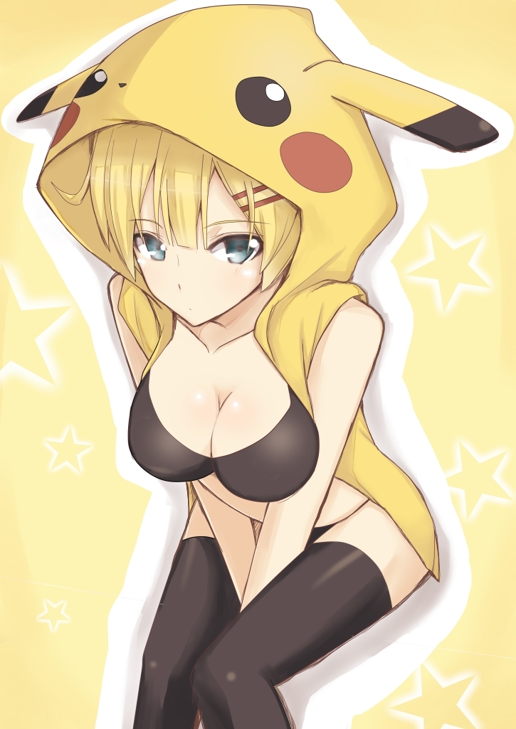 black_thighhighs blonde_hair borupikka breasts cleavage green_eyes gym_leader kamitsure_(pokemon) pikachu pokemon pokemon_(game) pokemon_black_and_white pokemon_bw short_hair solo standing thigh-highs thighhighs