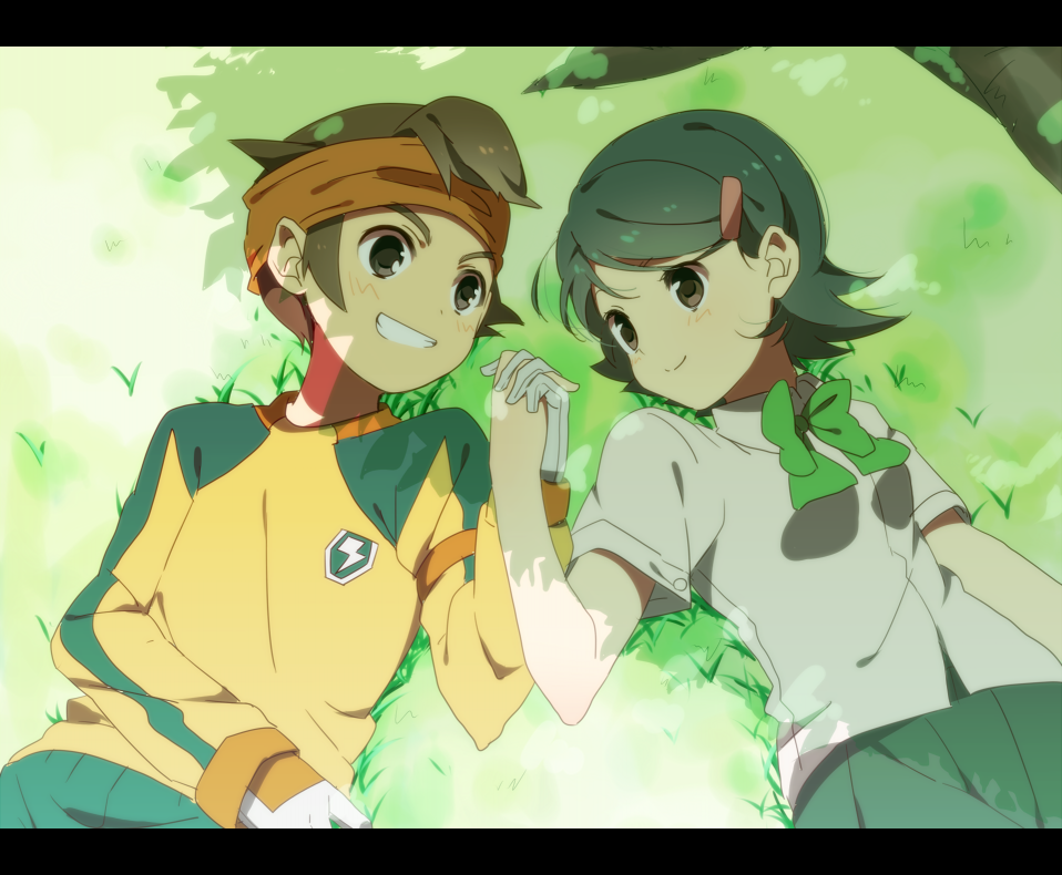 1girl bad_id bow brown_hair endou_mamoru grass green_hair hair_ornament hairclip hand_holding headband holding_hands inazuma_eleven inazuma_eleven_(series) kino_aki lying on_back ribbon short_hair yuzuha_(artist)