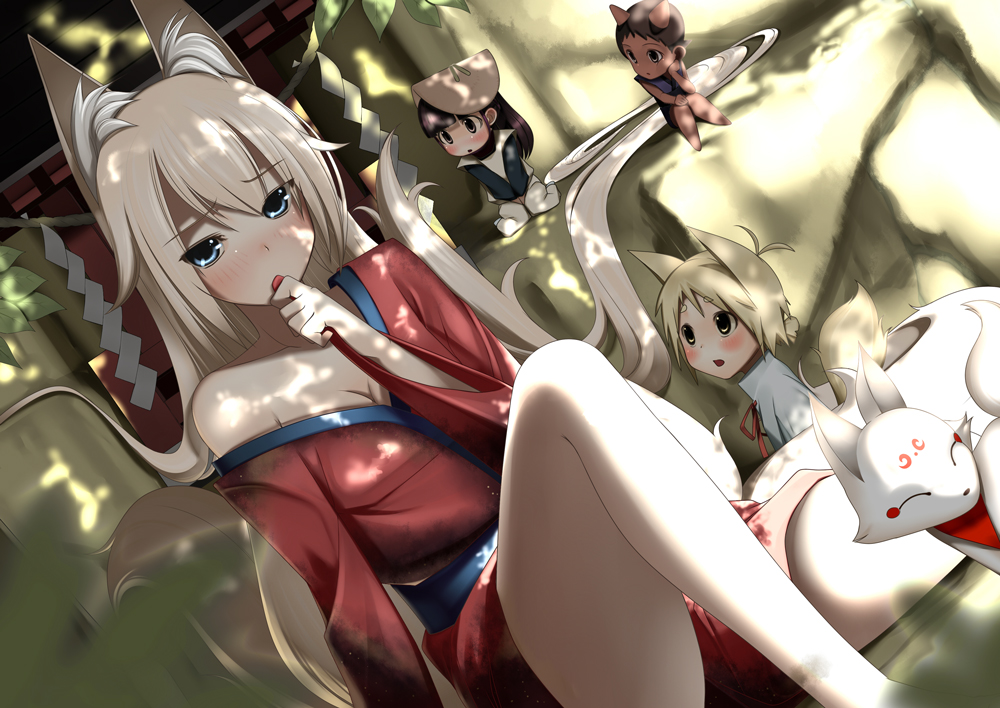 animal_ears aqua_eyes bare_legs bare_shoulders blonde_hair blush breasts cleavage dutch_angle fox fox_ears fox_tail hat horns inari japanese_clothes kinugasa_yuuichi long_hair miniboy minigirl multiple_girls off_shoulder original rice_hat shade shide tail