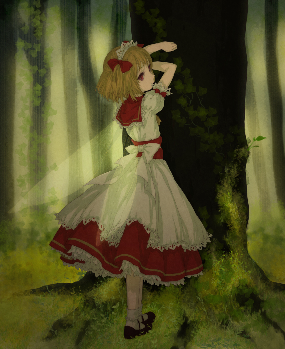 against_tree arms_up blonde_hair bobby_socks bow dress egawa_satsuki fairy_wings forest frills from_behind hair_bow hide_and_seek highres ivy looking_back mary_janes nature red_eyes shoes short_hair short_twintails socks solo sunny_milk touhou tree twintails under_tree white_legwear wings