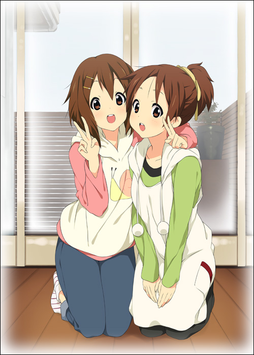 brown_hair hirasawa_ui hirasawa_yui k-on! kneeling mizuki_makoto multiple_girls pantyhose ponytail short_hair siblings sisters v