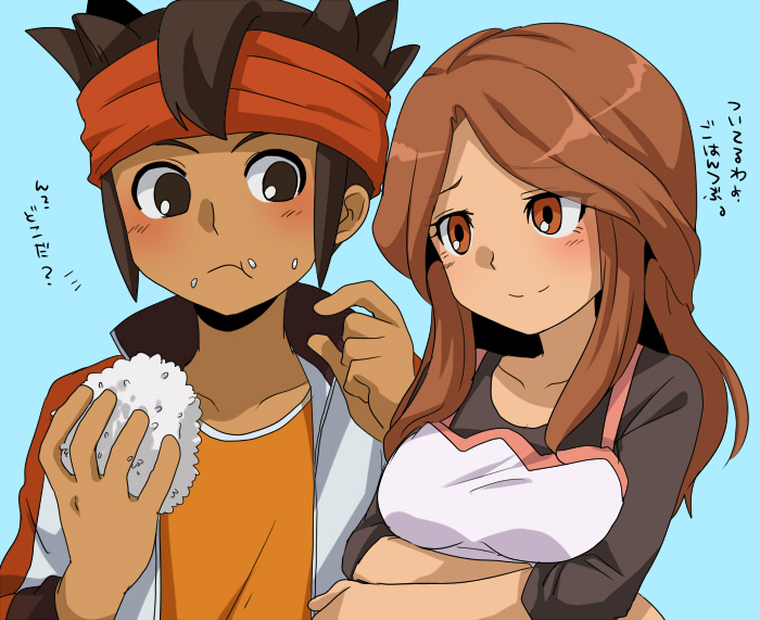 1girl blush brown_eyes brown_hair couple endou_mamoru food husband_and_wife inazuma_eleven inazuma_eleven_(series) inazuma_eleven_go marimo_danshaku onigiri raimon_natsumi smile