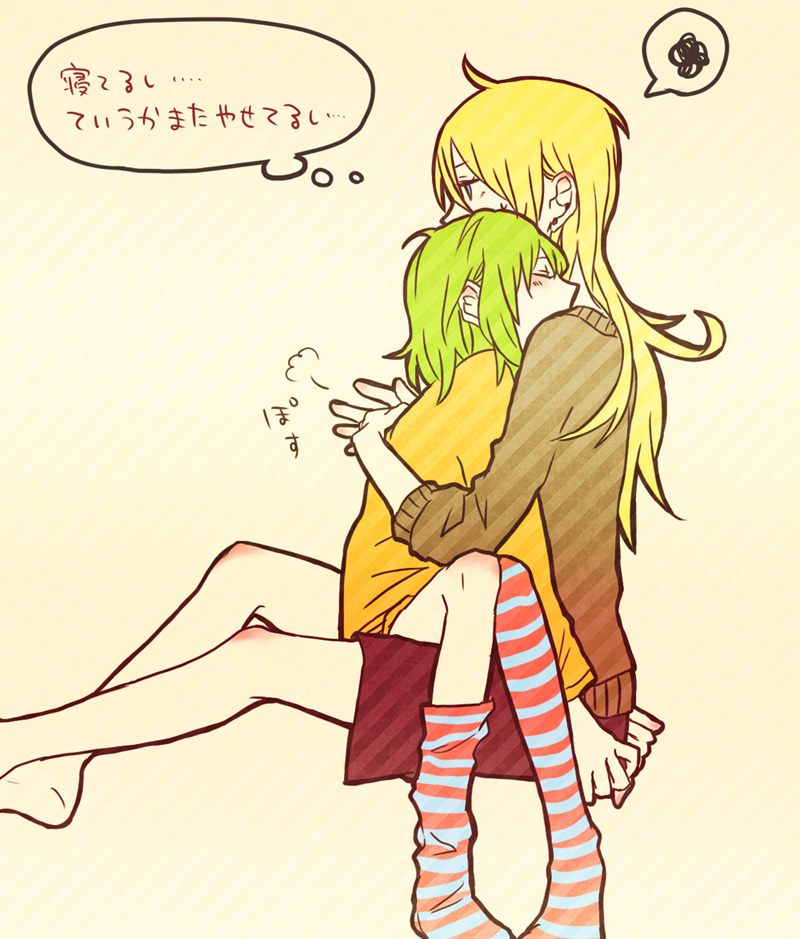blonde_hair blue_eyes bluessk blush footwear green_hair gumi hug lily_(vocaloid) multiple_girls pat short_hair sleeves_pushed_up socks spoken_squiggle squiggle striped striped_legwear thighhighs thought_bubble translated translation_request vocaloid y_o_o yuri