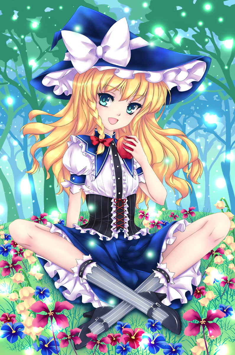 adapted_costume apple blonde_hair blush bow braid dress food fred0092 fruit green_eyes hair_bow hat highres indian_style kirisame_marisa long_hair open_mouth sitting smile solo touhou witch witch_hat