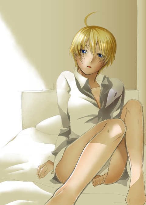 ahoge androgynous bed bed_sheet blonde_hair blue_eyes eleonore_kliesen female hair_between_eyes leo_kliesen looking_at_viewer mikura_(vvvgknda) naked_shirt parted_lips pillow reverse_trap short_hair solo sunlight tekken tekken_6 tomboy