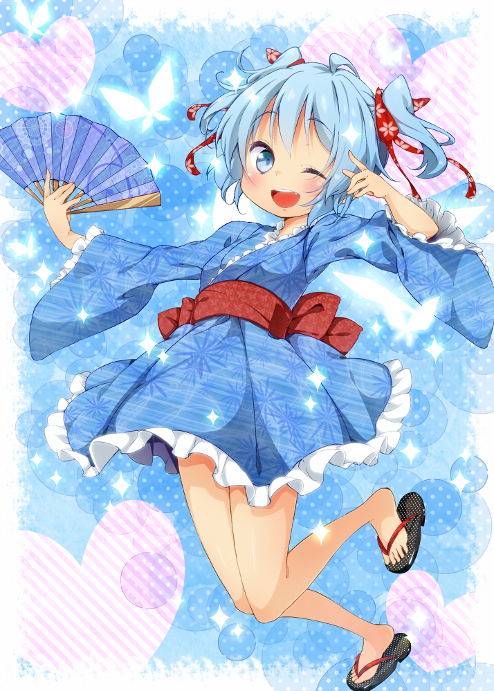 alternate_costume alternate_hairstyle blue_dress blue_eyes blue_hair bow cirno dress fan fang hair_bow japanese_clothes jigatei_(omijin) kimono long_sleeves looking_at_viewer open_mouth sash short_hair smile solo sparkle touhou twintails wide_sleeves wink yukata