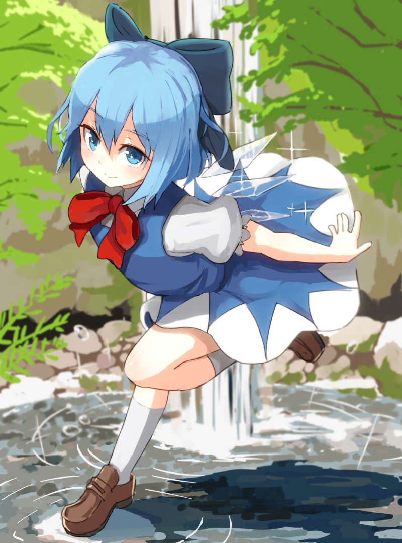 1girl blue_eyes blue_hair bow cirno hair_bow kneehighs leaning_forward looking_at_viewer nosuku shoes short_hair smile solo standing_on_one_leg touhou water waterfall white_legwear wings