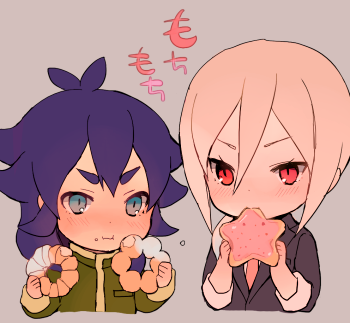 2boys adult afuro_terumi ai5108 blue_eyes blue_hair blush bust chibi eating food formal inazuma_eleven_(series) inazuma_eleven_go kishibe_taiga long_hair lowres male multicolored_hair multiple_boys necktie ponytail purple_hair red_eyes simple_background suit two-tone_hair