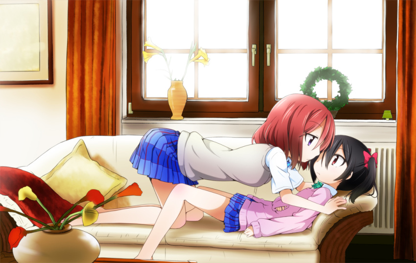 2girls all_fours black_hair blush bow couch eye_contact hair_bow long_hair looking_at_another love_live!_school_idol_project lying miyako_hito multiple_girls nishikino_maki on_back red_eyes redhead school_uniform short_hair skirt twintails violet_eyes yazawa_nico