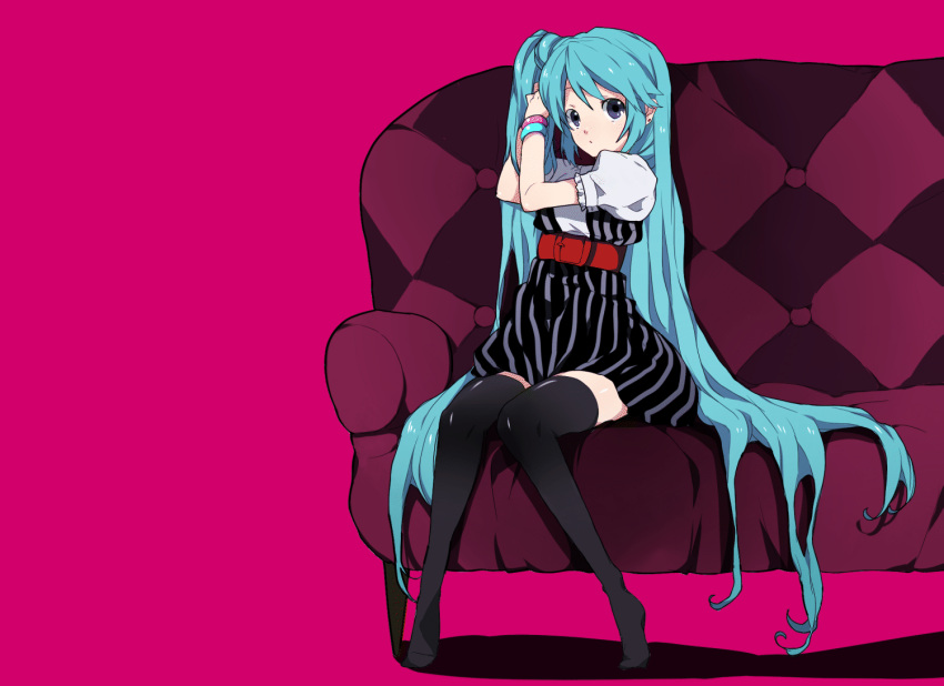 adjusting_hair aqua_eyes aqua_hair casual couch hatsune_miku legs long_hair pipetto short_dress side_ponytail simple_background sitting solo thigh-highs thighhighs very_long_hair vocaloid world_is_mine_(vocaloid) zettai_ryouiki