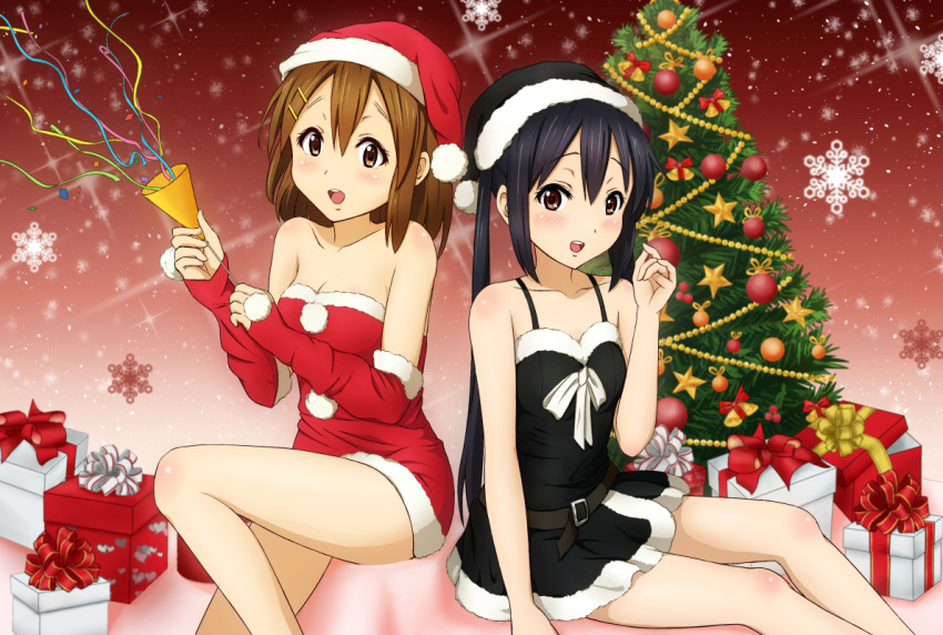 2girls bare_shoulders black_hair brown_eyes brown_hair christmas christmas_tree ckst hat hirasawa_yui k-on! long_hair multiple_girls nakano_azusa red_eyes santa_hat short_hair snow tree twintails