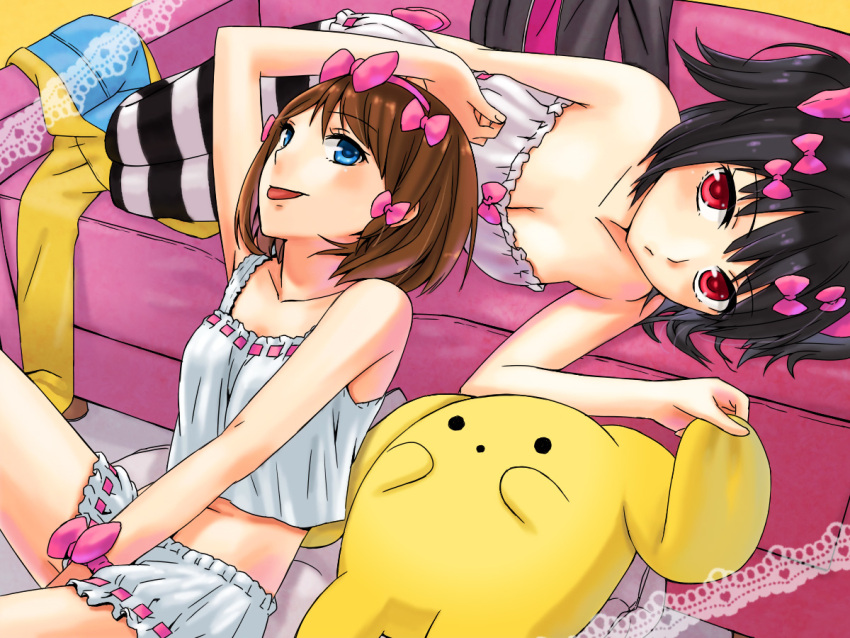 2girls 403_(artist) black_hair blue_eyes bow breasts brown_hair cleavage collarbone couch hair_bow lying midriff multiple_girls navel on_side red_eyes ren_(wooser) rin_(wooser) sitting socks striped striped_legwear wooser's_hand-to-mouth_life wooser_(character)