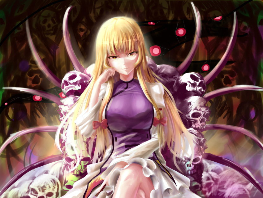 1girl amber_eyes armband bare_legs blonde_hair bone bow breasts chair crossed_legs evil_grin evil_smile fan folding_fan gap grin hair_bow hand_on_own_face head_tilt headwear_removed highres holding large_breasts long_hair looking_at_viewer multicolored_eyes pile_of_skulls skull smile tabard touhou violet_eyes xiaoyin_li yakumo_yukari