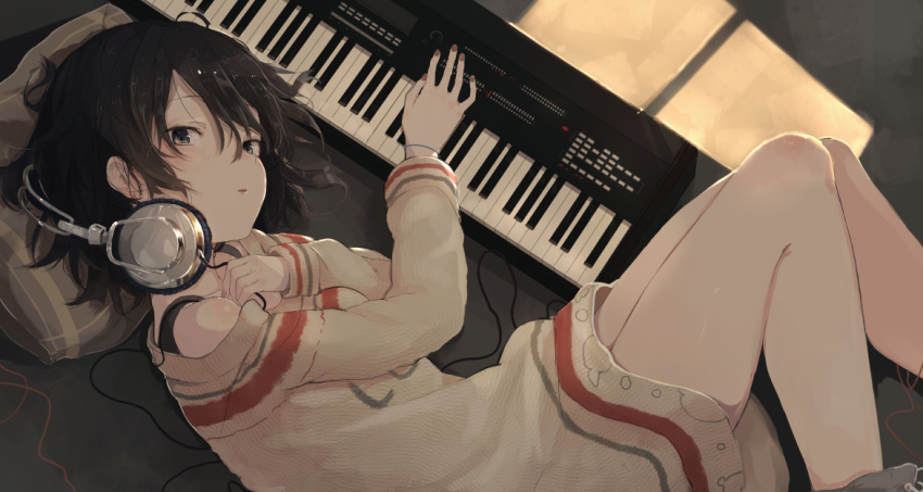 1girl black_eyes black_hair blush headphones instrument looking_at_viewer lying original solo synthesizer thighs yushika