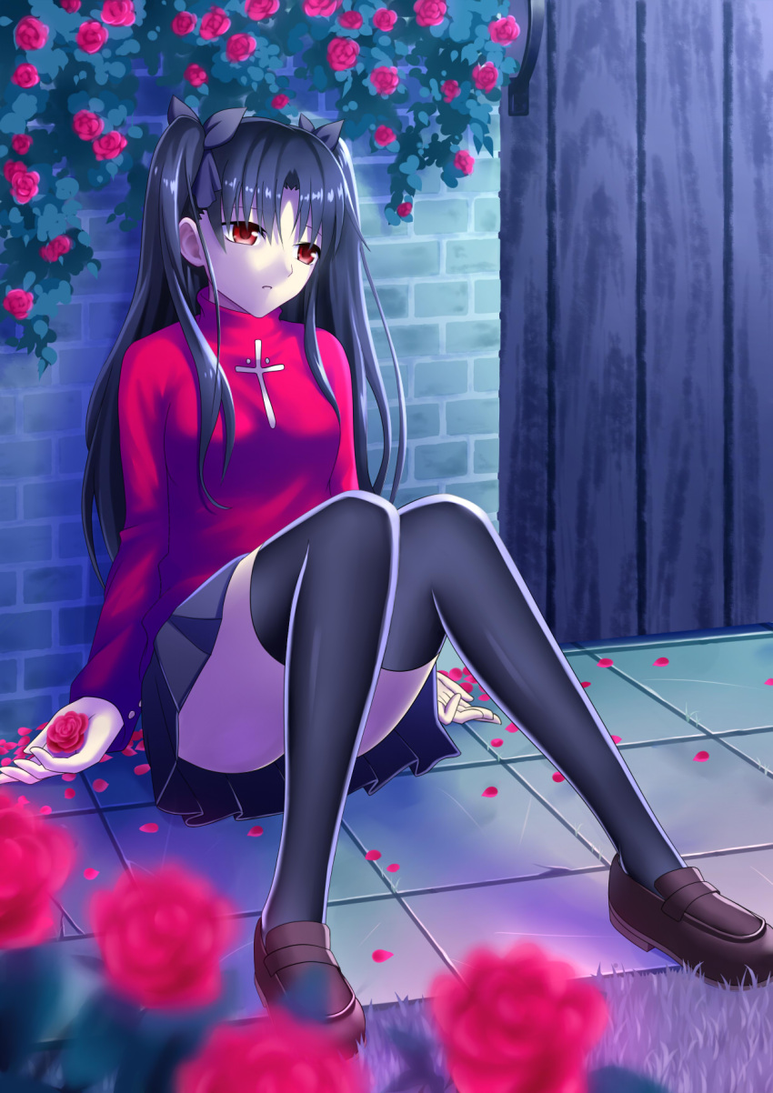 1girl black_hair blurry depth_of_field egnis fate/stay_night fate_(series) flower hair_ribbon highres long_hair red_eyes red_rose ribbon rose solo thigh-highs tohsaka_rin toosaka_rin two_side_up