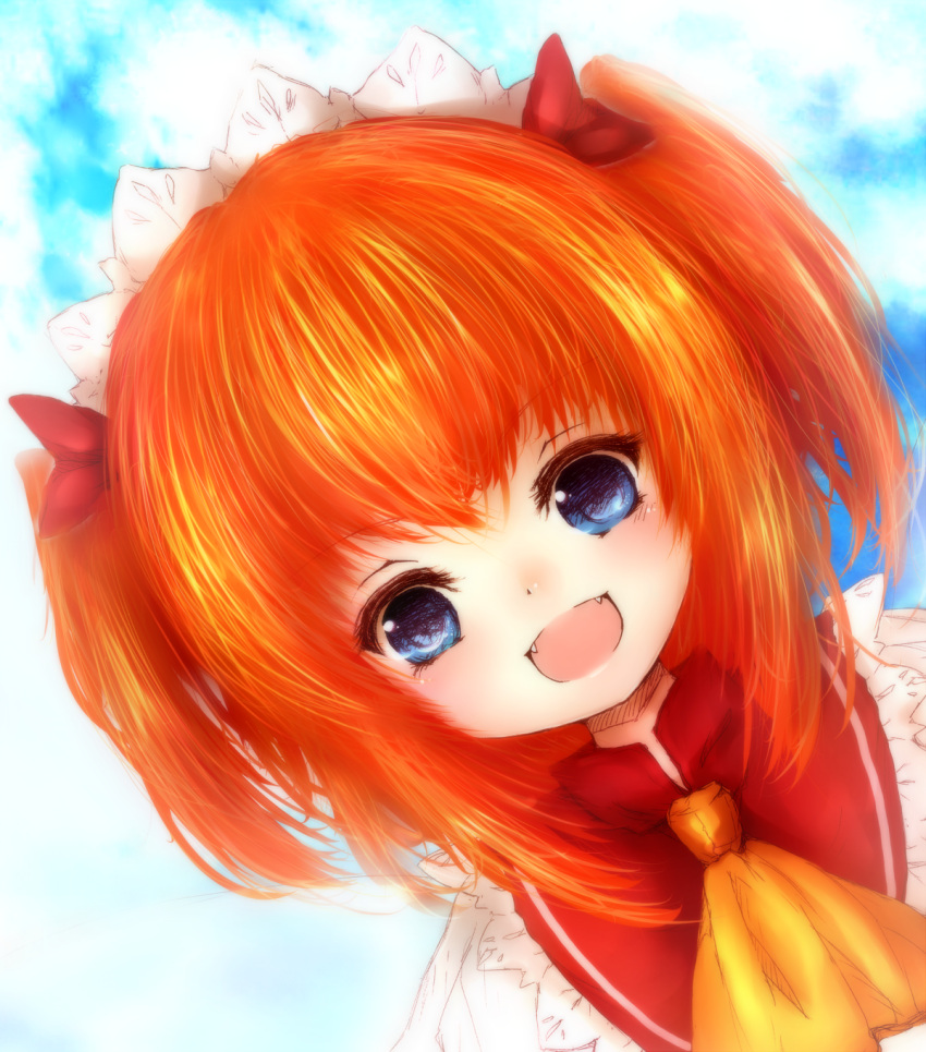 amanojaku ascot blue_eyes bow dutch_angle fairy fairy_wings fangs highres open_mouth redhead sunny_milk tagme touhou twintails wings