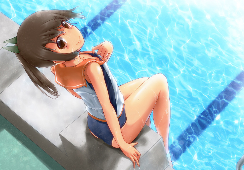 1girl asahi_(ge_nyu) brown_eyes brown_hair from_above from_behind highres i-401_(kantai_collection) kantai_collection looking_at_viewer ponytail pool sailor_collar school_swimsuit short_hair short_ponytail smile soaking_feet solo swimsuit swimsuit_under_clothes tan water wet