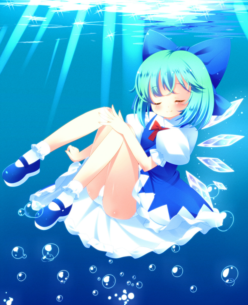 1girl blue_eyes blue_hair bow bubble cirno closed_eyes hair_bow hair_ribbon highres in_water mary_janes ribbon shoes short_hair smile solo submerged tagme touhou underwater wings zefa_(neoaltemice)