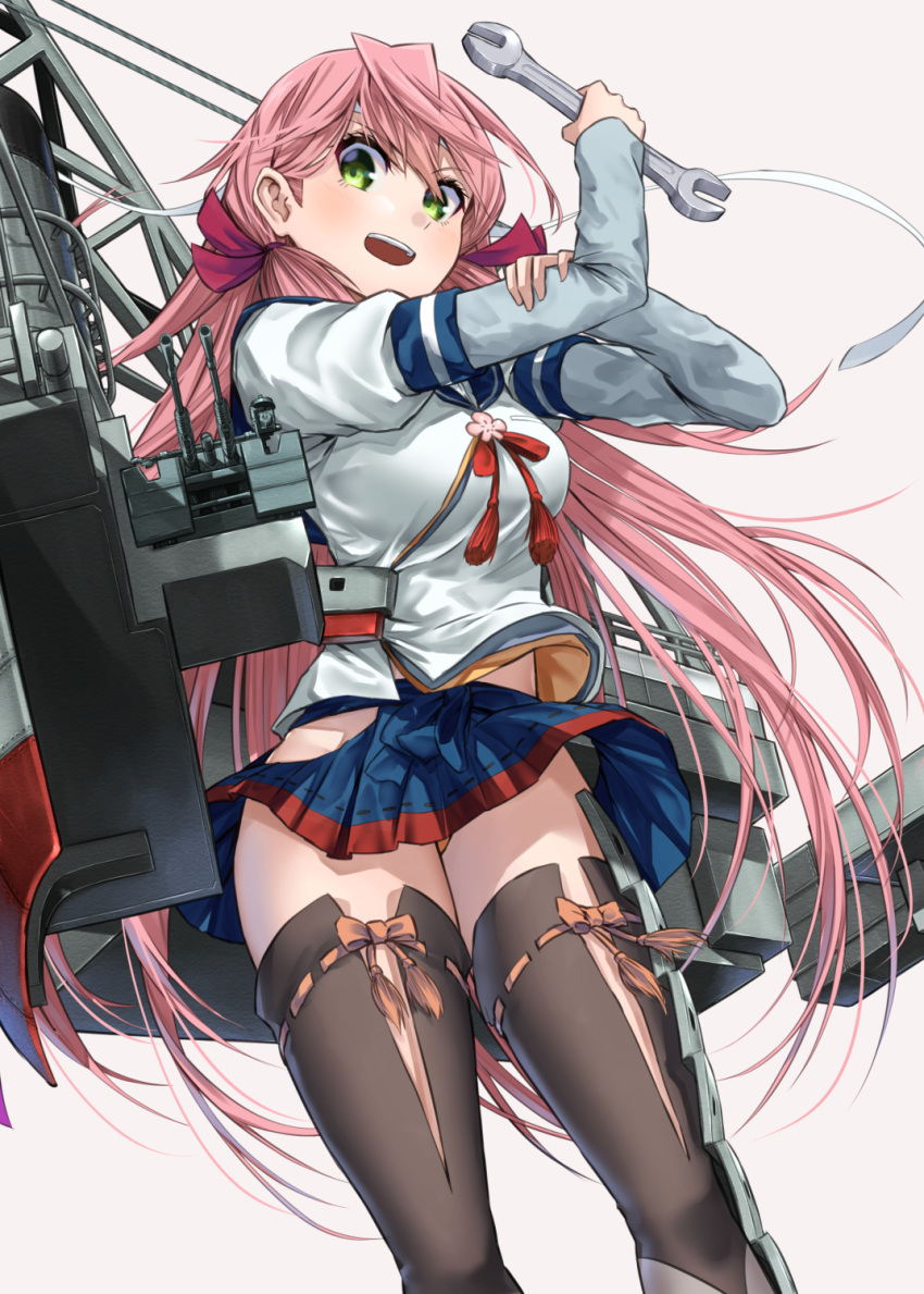 1girl akashi_(kancolle) black_legwear blue_shirt blue_skirt blush feet_out_of_frame green_eyes grey_background hair_between_eyes highres hip_vent holding holding_wrench kantai_collection layered_sleeves long_hair long_sleeves machinery open_mouth pink_hair pleated_skirt rigging school_uniform serafuku shirt short_over_long_sleeves short_sleeves simple_background skirt solo thigh-highs turret wrench zombie_mogura