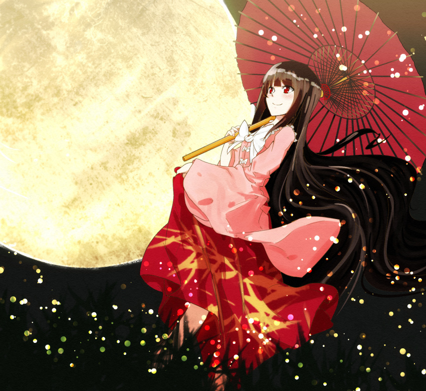 1girl black_hair breasts full_moon highres houraisan_kaguya light_particles long_hair long_skirt long_sleeves moon night night_sky oriental_umbrella outdoors red_eyes skirt skirt_hold sky smile solo touhou umbrella very_long_hair walking wide_sleeves yan@