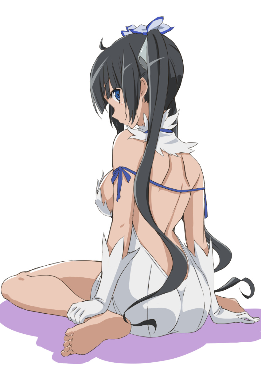 1girl ass bare_back barefoot black_hair blue_eyes breasts dungeon_ni_deai_wo_motomeru_no_wa_machigatteiru_darou_ka gloves hair_ribbon hestia_(danmachi) highres long_hair looking_at_viewer rei_no_himo ribbon sideboob simple_background sitting smile solo twintails wariza white_background white_gloves