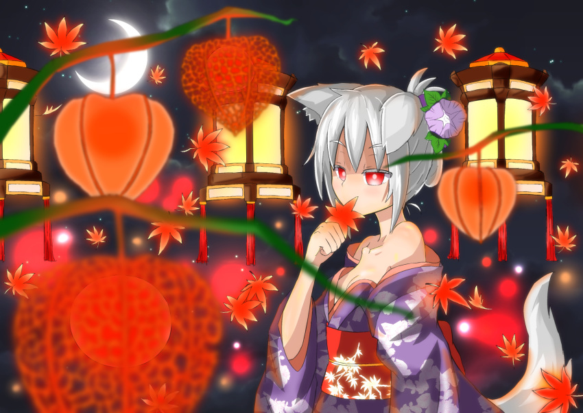 1girl animal_ears autumn_leaves bare_shoulders breasts cleavage collarbone crescent_moon flower hair_flower hair_ornament highres inubashiri_momiji japanese_clothes kimono leaf looking_at_viewer moon red_eyes short_hair silver_hair solo tail touhou wolf_ears wolf_tail yukata