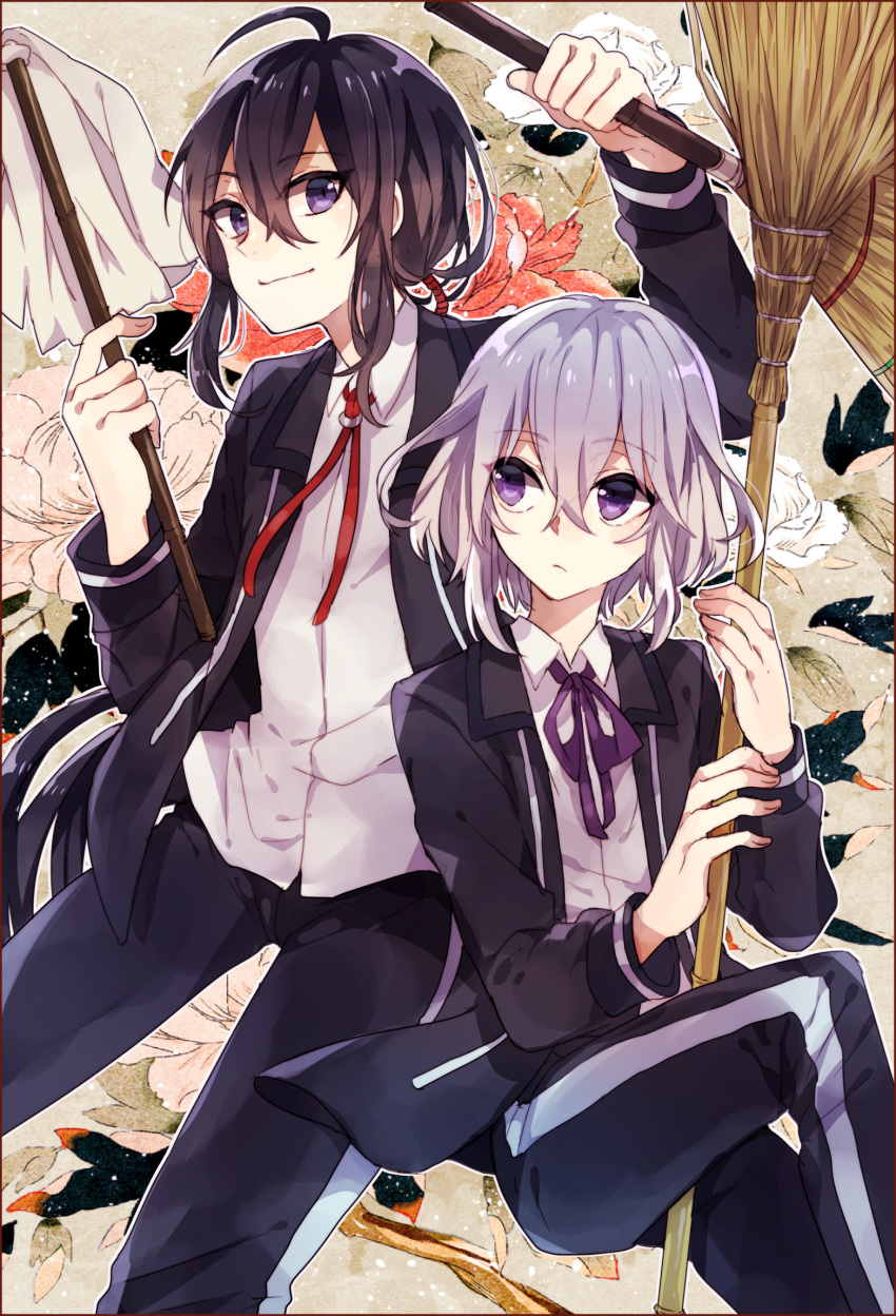 2boys ahoge black_hair broom duster flower highres honebami_toushirou kuroneko_(kurochann) male_focus multiple_boys namazuo_toushirou ponytail silver_hair smile touken_ranbu violet_eyes