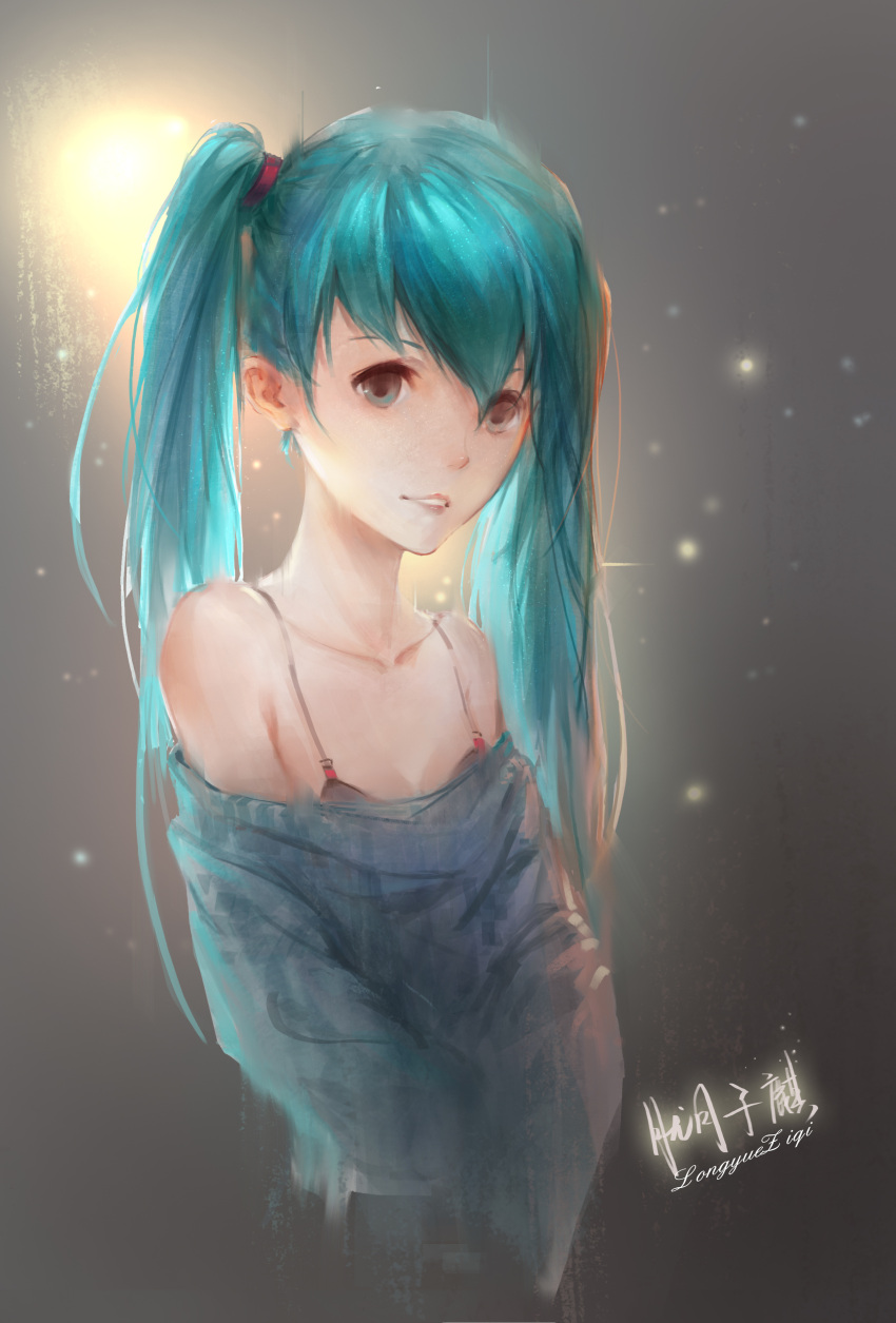 1girl absurdres aqua_eyes aqua_hair artist_name bare_shoulders bra_strap breasts cleavage collarbone grey_background hatsune_miku highres lips long_sleeves long_yue_zi_qi looking_at_viewer nose off_shoulder parted_lips shirt signature small_breasts smile solo twintails upper_body vocaloid