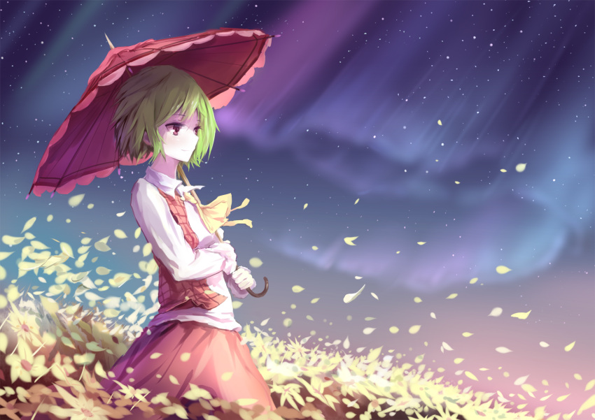 1girl ascot aurora field flower flower_field green_hair highres kazami_yuuka long_sleeves looking_away parasol petals plaid plaid_vest red_eyes shirt short_hair skirt skirt_set smile solo star_(sky) touhou umbrella vest ziran_juan