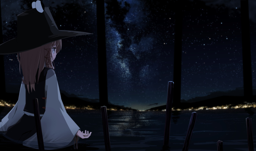 1girl blonde_hair blue_eyes bracelet city_lights clouds expressionless from_behind hair_ribbon hat highres horizon jewelry lake long_hair long_sleeves looking_afar mankun moriya_suwako night night_sky onbashira open_hand partially_submerged purple_skirt reflection reflective_eyes ribbon scenery shirt silhouette skirt sky solo standing star_(sky) starry_sky touhou vest water white_shirt wide_sleeves
