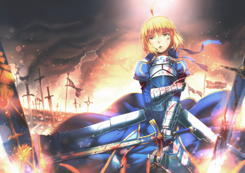 1girl ahoge armor armored_dress battlefield blonde_hair blood blood_on_face bloody_weapon blue_ribbon fate_(series) flag glowing green_eyes hair_ribbon heat highres injury knight puffy_sleeves ribbon saber siqi_(miharuu) sky smoke solo sword torn_clothes weapon