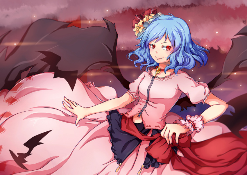 1girl adapted_costume alternate_costume alternate_hairstyle bat bat_wings blue_hair choker fang flower hair_flower hair_ornament highres puffy_sleeves red_eyes remilia_scarlet ribbon sash shirt short_hair short_sleeves skirt skirt_set smile solo suo_niao touhou wings wrist_cuffs