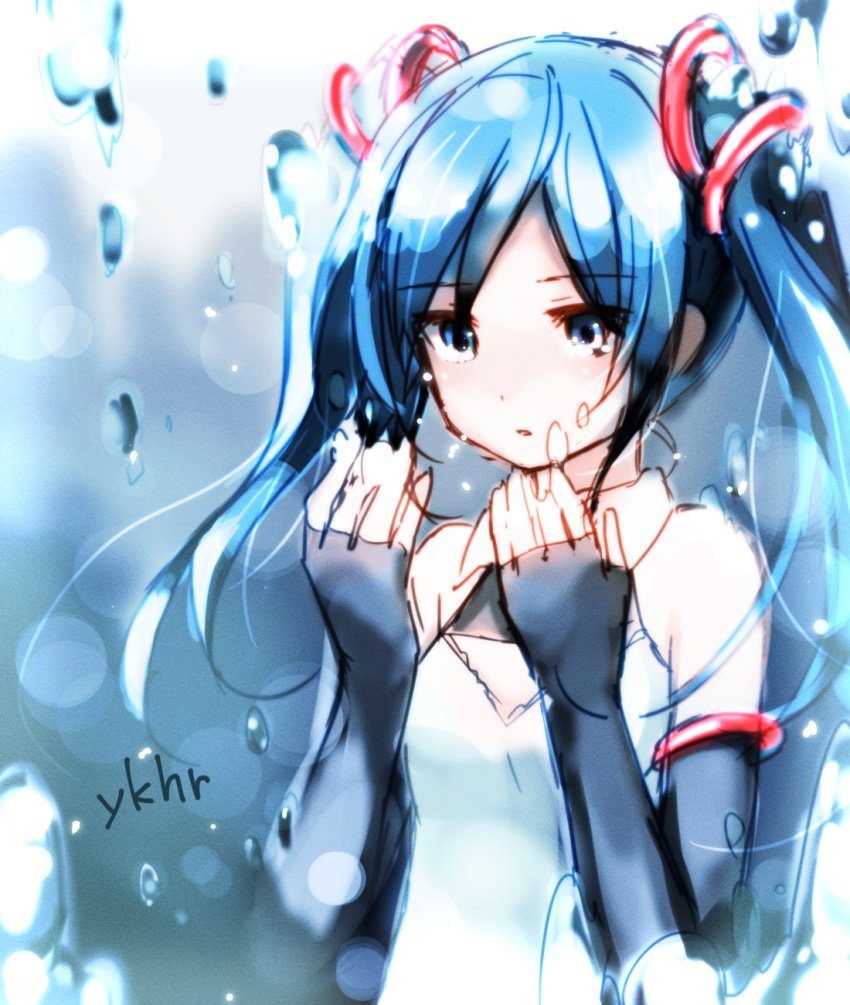 1girl aqua_eyes aqua_hair cleavage_cutout dress elbow_gloves fingerless_gloves gloves hair_ornament hatsune_miku highres long_hair looking_at_hands open_mouth solo strapless_dress twintails vocaloid water water_droplets