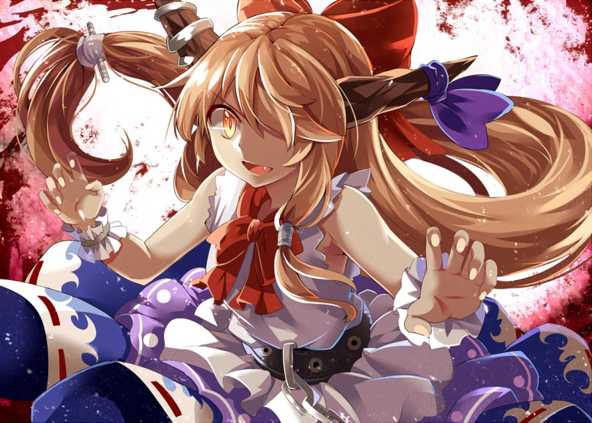 1girl blonde_hair bow chain claw_pose e.o. fang hair_bow hair_over_one_eye horn_ribbon horns ibuki_suika long_hair looking_at_viewer low-tied_long_hair oni_horns open_mouth ribbon shirt skirt sleeveless sleeveless_shirt smile solo touhou very_long_hair wrist_cuffs yellow_eyes