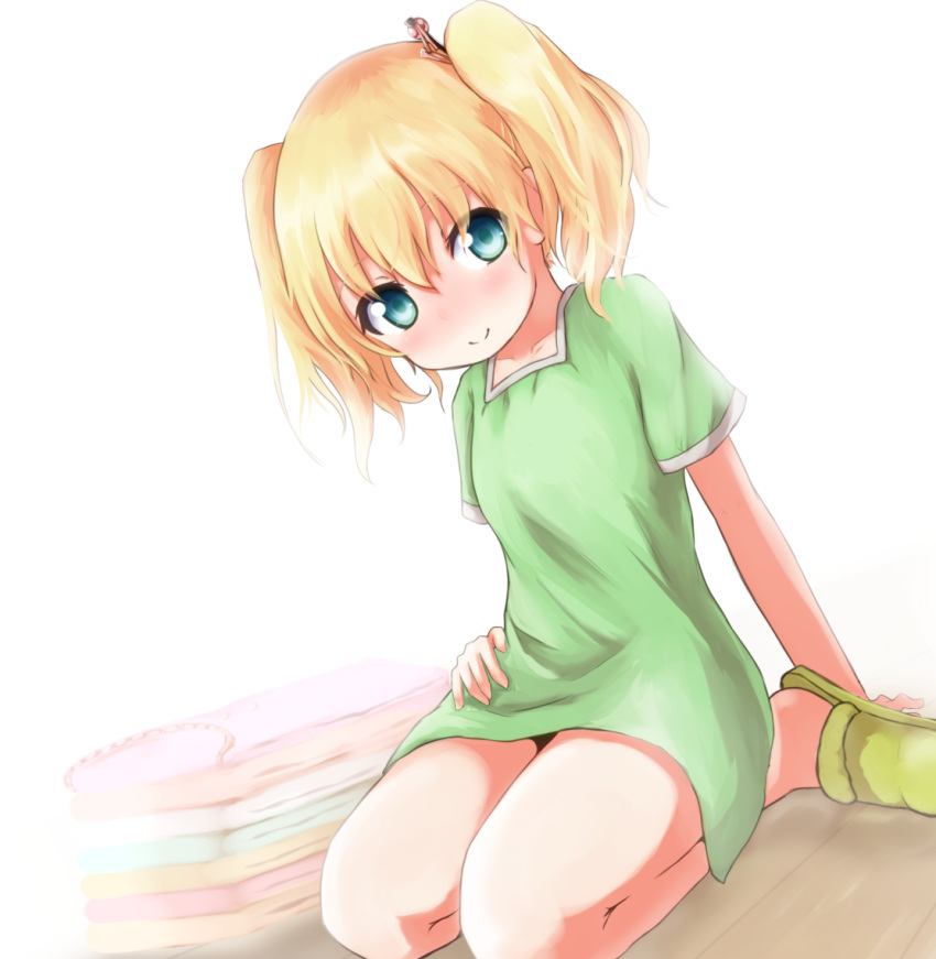 1girl alice_cartelet baram blonde_hair blue_eyes hair_ornament kin-iro_mosaic looking_at_viewer slippers thighs twintails