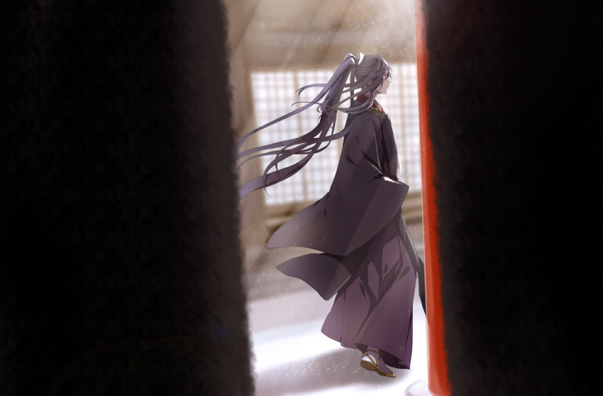 1boy architecture blurry depth_of_field east_asian_architecture floating_hair from_side hair_ornament hakama japanese_clothes kai28 light_particles long_hair long_sleeves male_focus ponytail profile purple_hair shade shadow sleeves_past_wrists sliding_doors solo sunlight tabi tarou_tachi touken_ranbu very_long_hair walking waraji white_legwear wide_sleeves