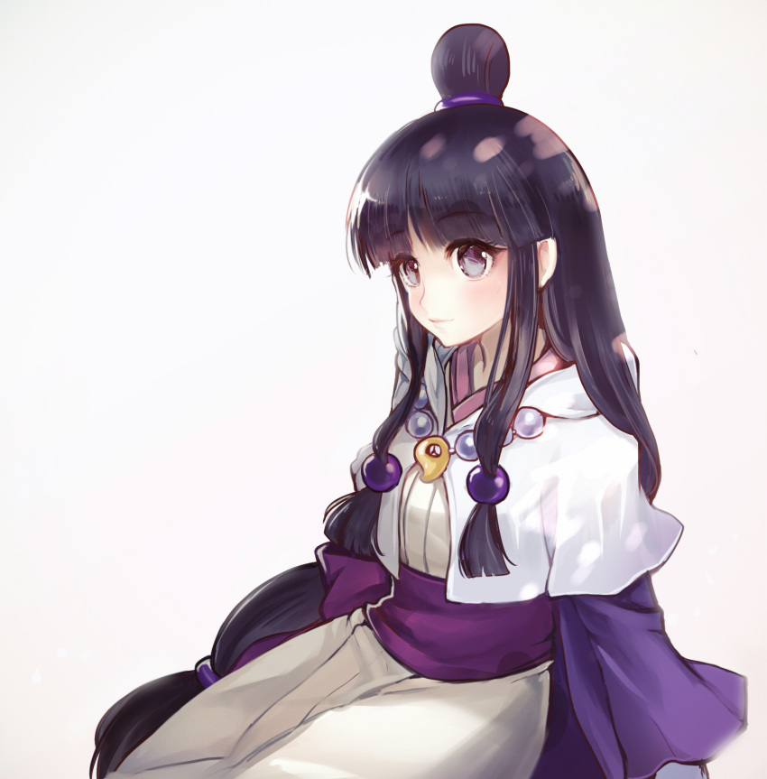 1girl artist_request ayasato_mayoi capelet closed_mouth gyakuten_saiban hair_bobbles hair_bun hair_ornament highres japanese_clothes jewelry kimono lavender_eyes long_hair long_sleeves looking_at_viewer low-tied_long_hair magatama necklace pearl_necklace pendant sash sidelocks simple_background sitting smile solo very_long_hair white_background yokozuwari