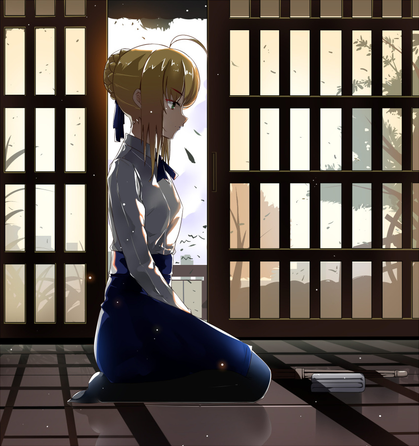 ahoge blonde_hair blouse bow fate/stay_night fate_(series) green_eyes hair_ribbon highres lucky_(1045044604) ribbon saber shinai skirt solo sword weapon