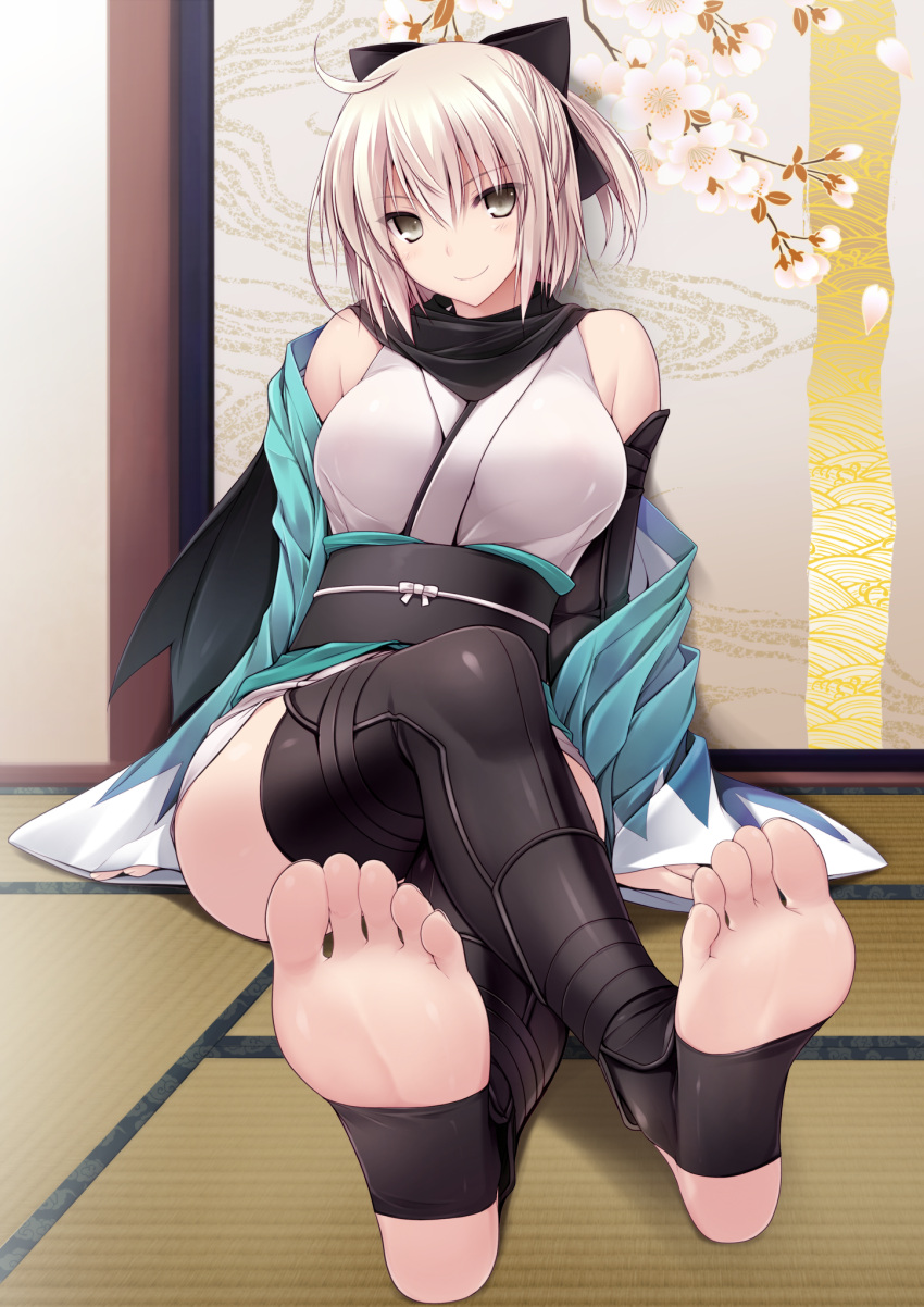 1girl against_wall ahoge arm_guards bare_shoulders barefoot black_bow black_legwear blonde_hair blush bow breasts collarbone crossed_legs fate/grand_order fate_(series) feet floral_print full_body grey_eyes hair_between_eyes hair_bow haori highres japanese_clothes looking_at_viewer naturalton obi ponytail pov_feet sakura_saber sash scarf shiny shiny_clothes sitting sleeveless sleeveless_kimono smile soles solo tatami thigh-highs thighs toeless_legwear toenails toes white_bow wide_sleeves