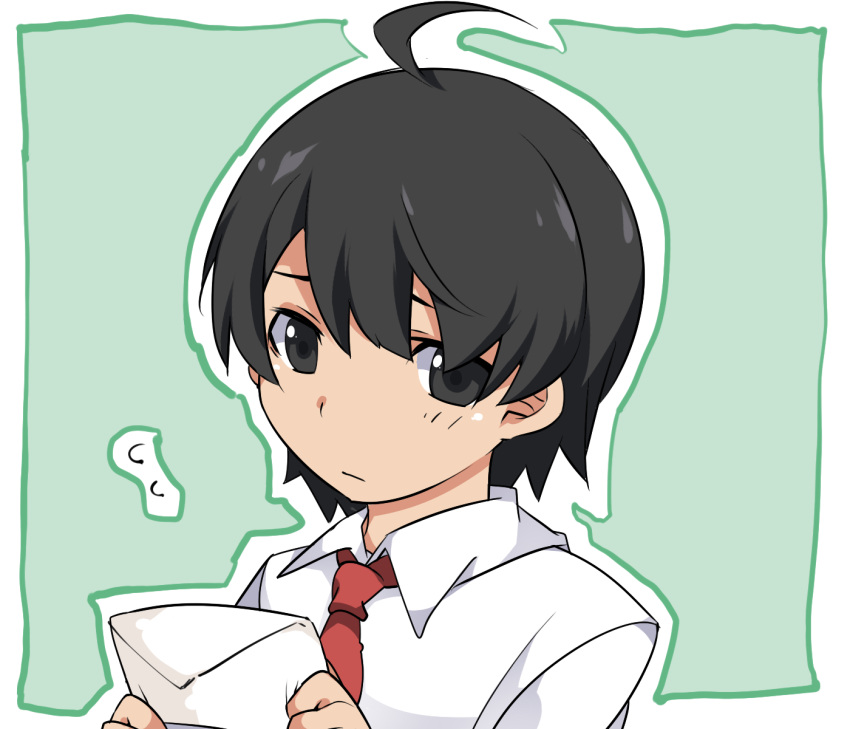 1boy ahoge araragi_koyomi black_eyes black_hair closed_mouth collared_shirt flying_sweatdrops green_background hammer_(sunset_beach) highres holding letter looking_at_viewer male_focus monogatari_(series) necktie red_necktie shirt simple_background solo upper_body white_shirt younger
