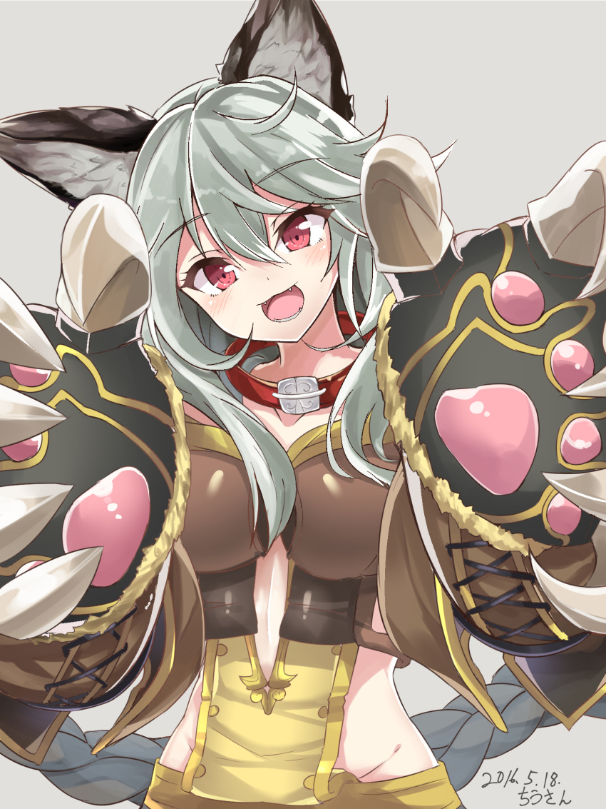 1girl :d animal_ears blush breasts claw_(weapon) claws collar fangs granblue_fantasy grey_hair highres kazami_chiu long_hair looking_at_viewer open_mouth red_eyes sen_(granblue_fantasy) smile solo upper_body weapon